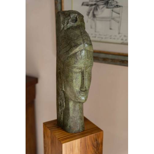 URNA CINERARIA "HEAD OF CARYATID"